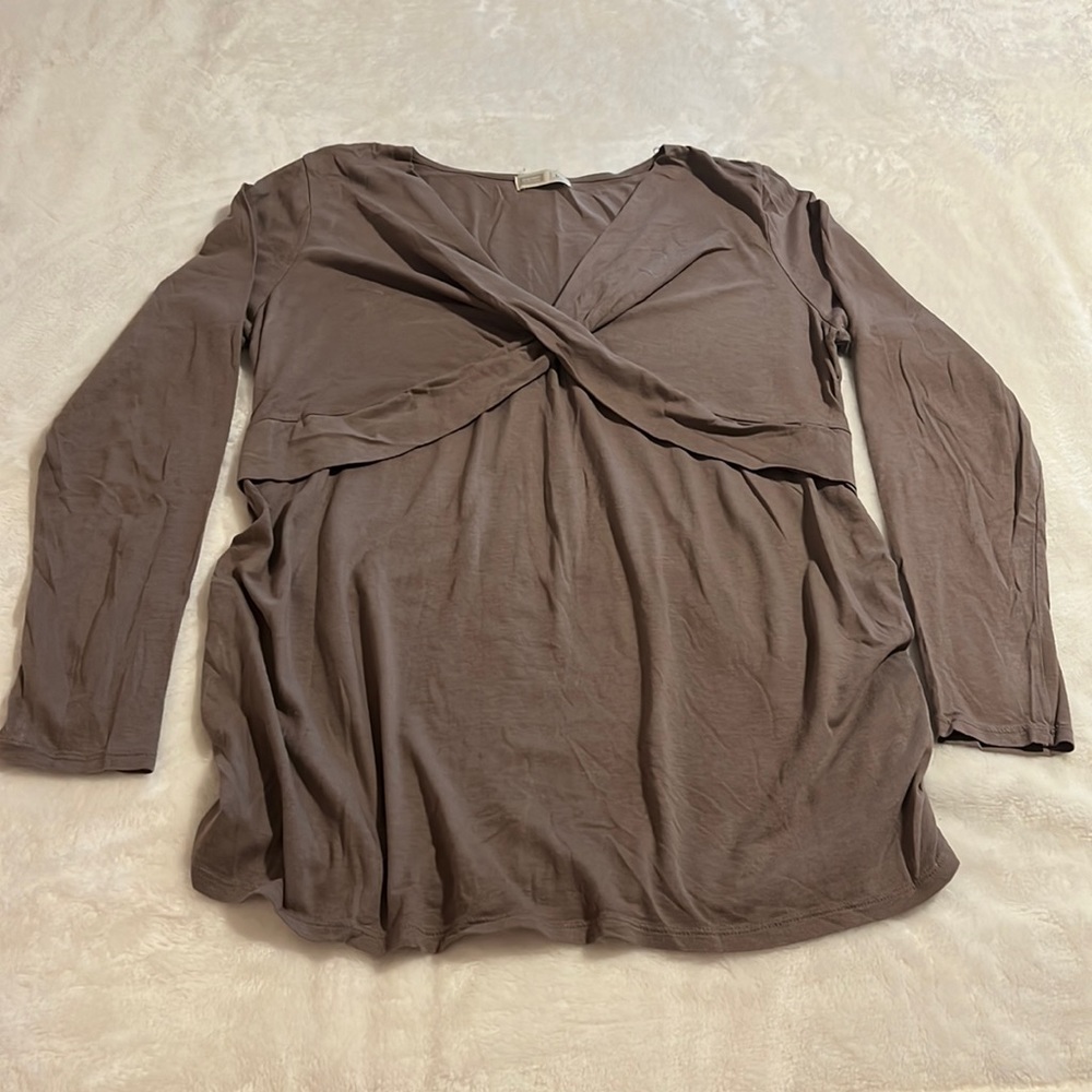 Old Navy maternity size L, longs sleeve Color: light brown/tan